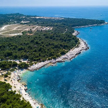Villa Wonderful Marena With Pool Near The Beach Ližnjan