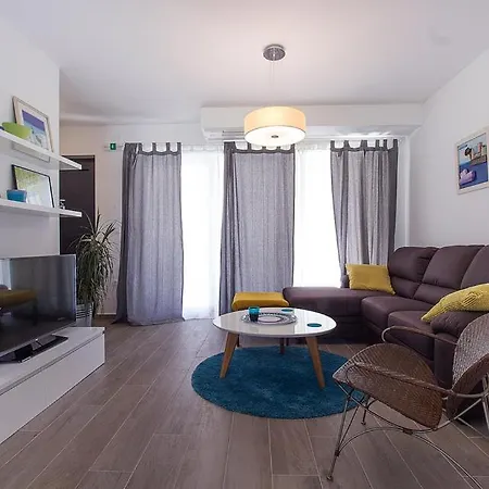 Villa Wonderful Marena With Pool Near The Beach Ližnjan